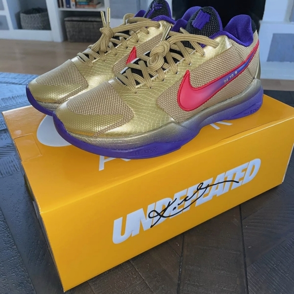 Kobe 5 Undefeated Hall of Fame size 12 - Picture 5 of 5